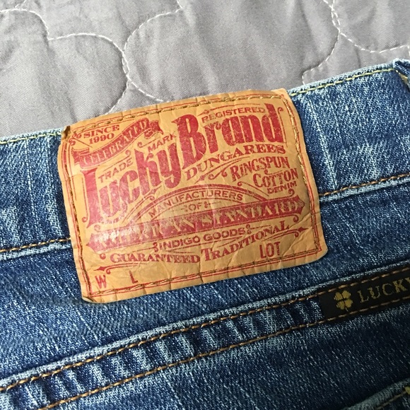 Lucky Brand Woman’s Straight Leg Jeans - Picture 3 of 8